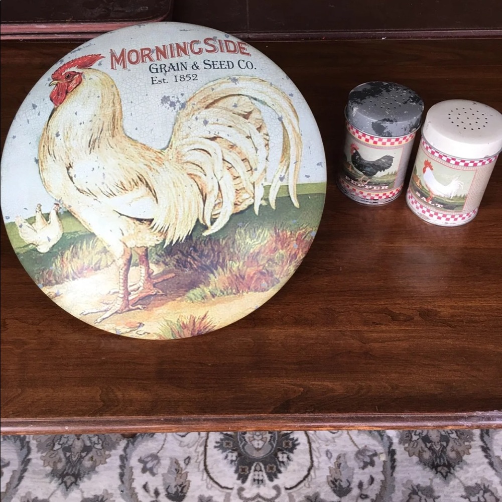 Chicken salt and pepper shakers